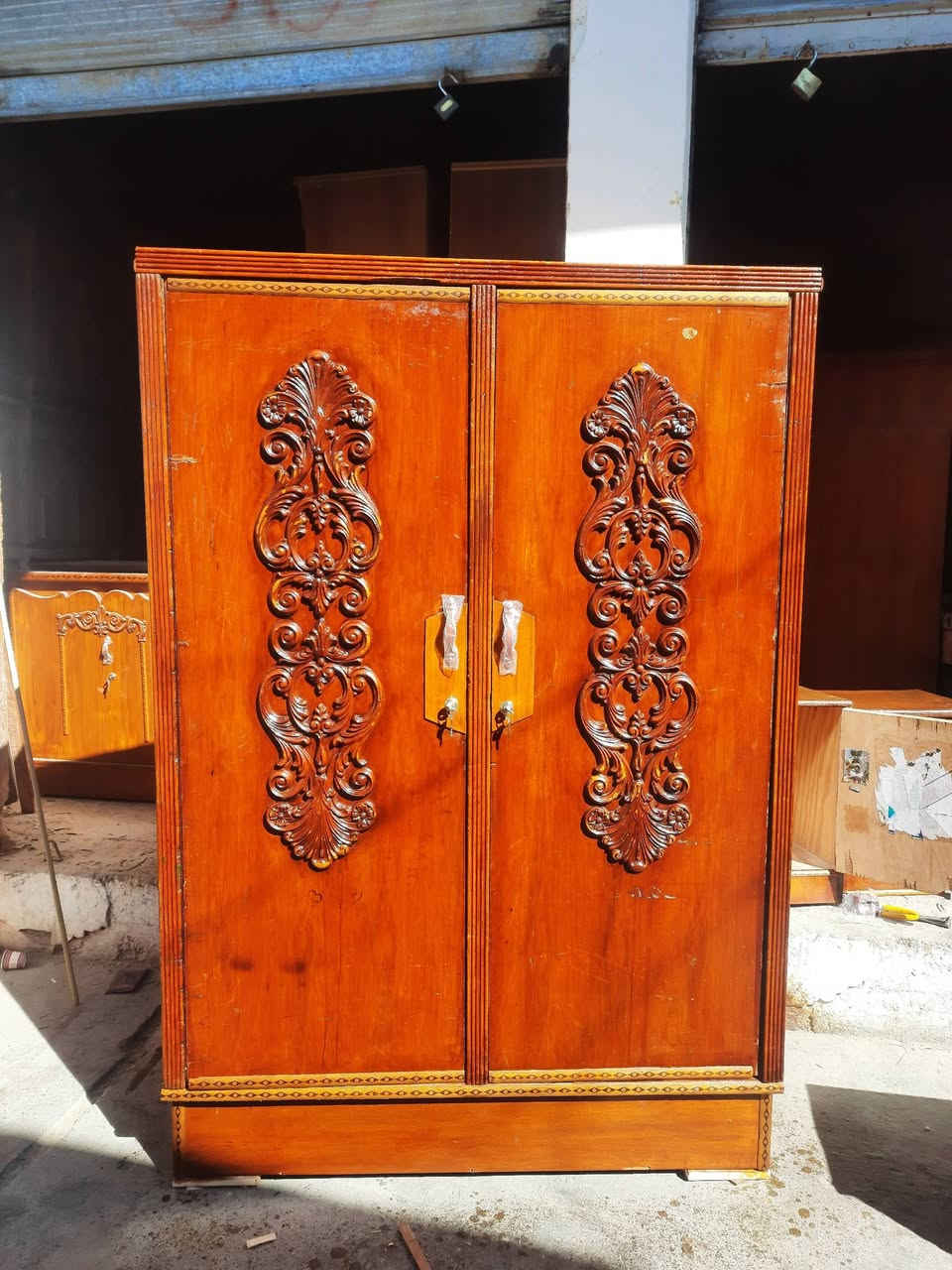 محل ياسر النجار 
كنتور 6 باب نجارة السعر 200 كنتور بابين السعر 100 بوفيات عدد 3 قياس مترين ونص السعر 2/ على 125 ووحدة ب100 وبوفية قياس مترين  ب90 چرابي عدد 2  الوحدة على 50 كومدي جرارات ب15 كنتور 3 باب ب 175 ميز تواليت عدد 2 الواحد ب 45 ميو بابين ب20 العنوان بلد سوق المسقف قرب جامع بلد الكبير  للأستفسار الإتصال *********** او مراسلة الصفحة
