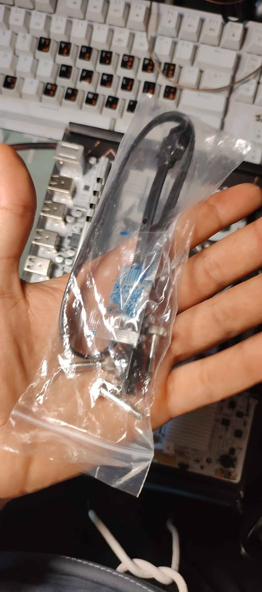 بندل كامل بورد معالج رام هارد 1TB شغال جديدة 
راسلني ودزلك فيديو وهية شغالة
وكاملة التفاصيل
====
المذربورد = x99 لون ابيض
معالج = intel xeon e5 2630v4   
رام = DDR4 16GB 2400MHZ 
هارد = M.2 1TB 
==
كاملة من كلشي شغاله بس تحتاج كرت شاشه وبر سبلاي وتصير حاسبة كاملة

متوفر توصيل لجميع المحافظات
السعر  175.000 الف الزبير, البصرة


**إذا كنت صاحب هذا الإعلان وتريد حذفه لأي سبب، رجاءا أرسل رسالة إلى الدعم الفني**