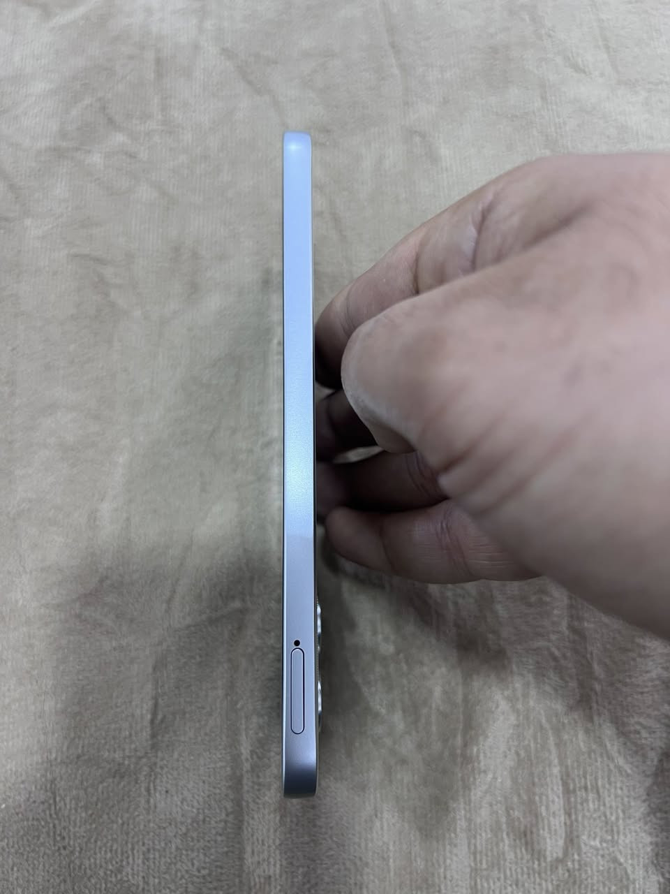 السلام عليكم 
جهاز HONOR / x8c
ذاكرة 256
نقص بس شاحنة
جهاز نظيف وع الفحص 
السعر 210 
للاستفسار ***********
