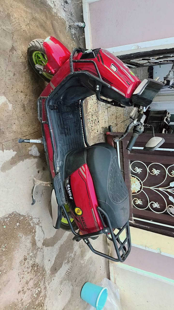 دراجة شحن تشغيل عن بعد جهاز انذار سرقه ست بطاريات نظيفه ٩٥ ٪؜ اشتريتها مليون و٦٠٠ والله اريدها ٨٥٠ وبيها مجال بسيط
***********
