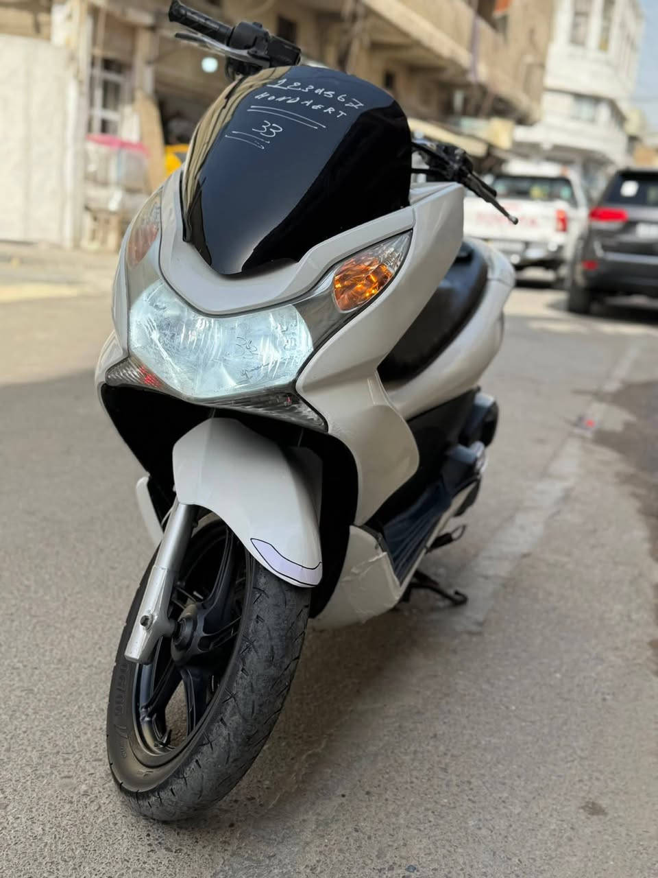 الجيل الاول ياباني الأصل ممفتوحه دراجه بحاله الجديده محرك كلجات عبالك دراجه ليوم نازله رمبه جديدهه الله وكيلك شحن عبالك حتئ صوت مالها 
نواقصه بسيطه تريشه من جوه بيه كسر بس 
يعني نضافه كفرات 70%100 ملاحظات 
دراجه حلوه مال جناي والف عافيه لياخذه 
كامله بريك خلفي امامي 
هورن اشاير 
دبل اشاره 
ستاند كهرباء 
منظومه زينون اصليه شرط 
دراجه حلوه 
مكانه الدوره حي الصحه 
*********** 
السعر 1300 بيها مجال
