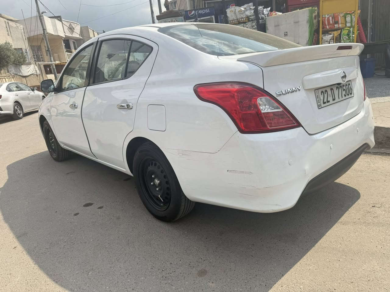 سلام عليكم 
نيسان سني هندي بليته زركه رقم شمالي بسمي 
موديل 2022 اربيل 
داخل بيجي 
شاشه 
كامره دواره 
جام امامي كهرباء 
خلفي جوبي 
تبريد ثلج ❄️ 
تخم تايرات 
صدر نضيف
مكينه بلاديه نضيفه
كير بلادي نضيف

بيه جاملغ و بنيد تبديل و صبغ جاملغ خلفي و بارد باب خلف السائق 

السعر 95 ورقه وبيه مجال ***********
