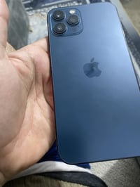 ايفون 12 بروماكس 12 بروماكس هــذآ وضعة مبدل ظهر وبطاريه اصليه بالشرط ...