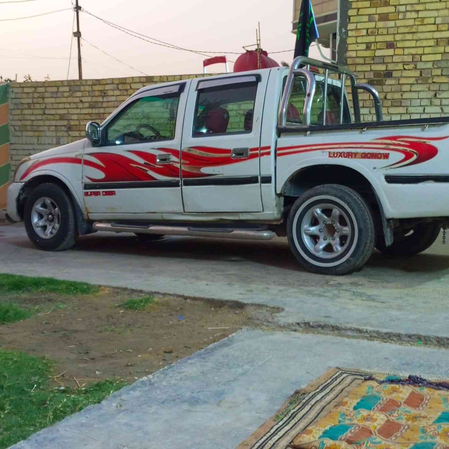 كنوة 2011 كفاله رقم قادسيه مكينه وكير وتخم تاير جاهزه السياره السعر 40 بيها مجال بسيط مكانها القاسم رقم الهاتف 
***********
