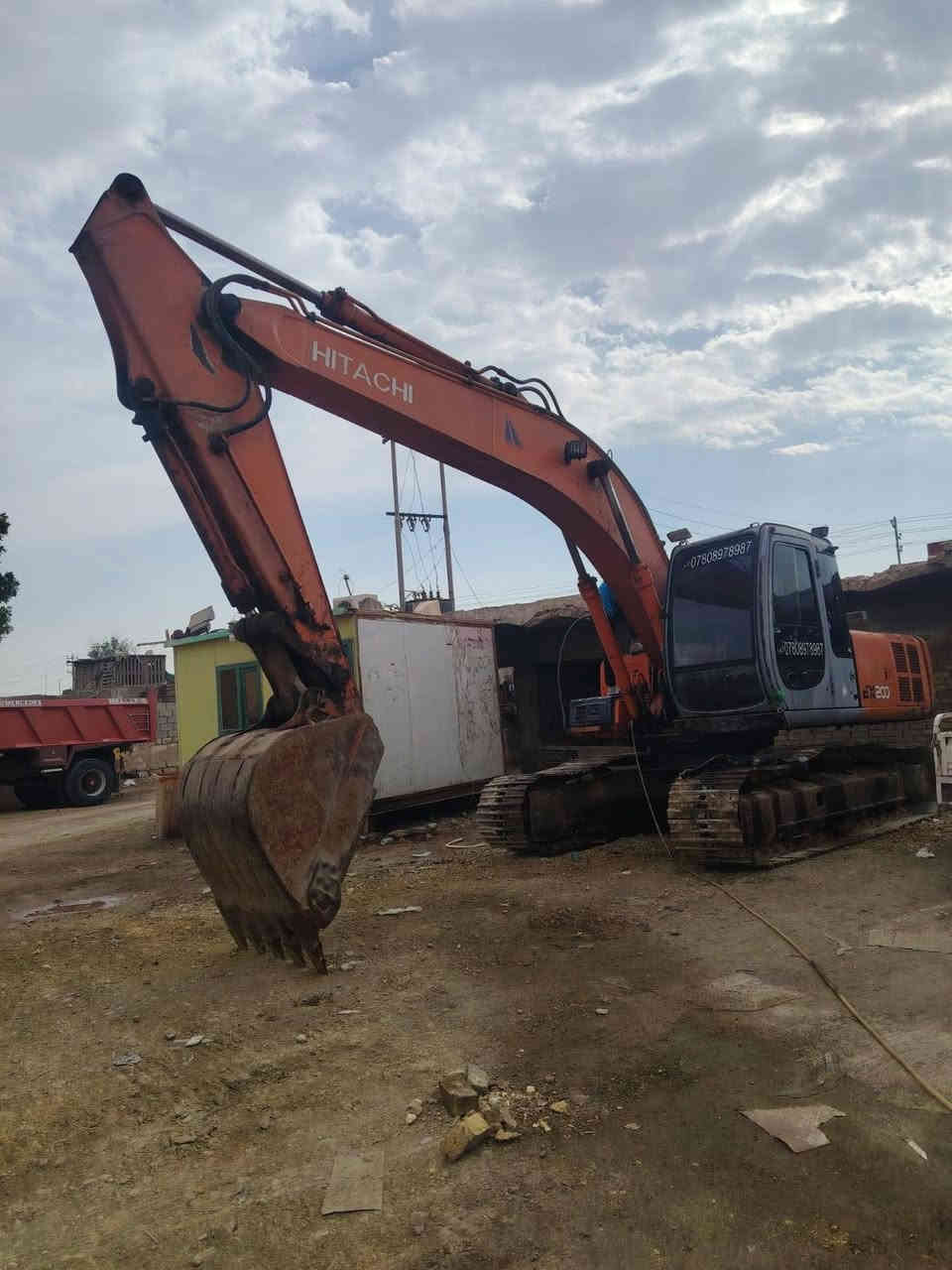 حفاره البيع او مراوس بسياره فلاونزه حسب القناعه حفاره فايف رقم ميسان جاهزه العمل حداديه جديده محرك جديد 
شراي***********
