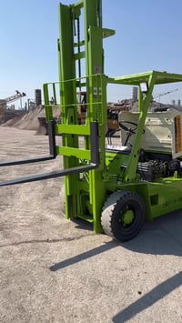 للبيع رافعة شوكية كوماتسو 1991 طنين او نص جوب عالي حركتين  كير محرك اك...