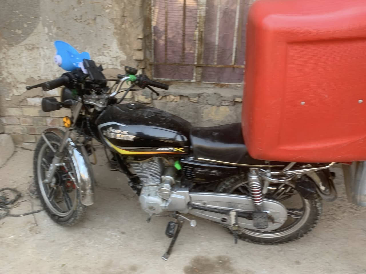 السلام عليكم دراجه سونك سيفان 5كير للبيع مديل2022اوراق دراجه نضيفه ومناقصه شي تجي اشغل وتطلع السعر 450 مكان بغداد زعفرانيه ***********
