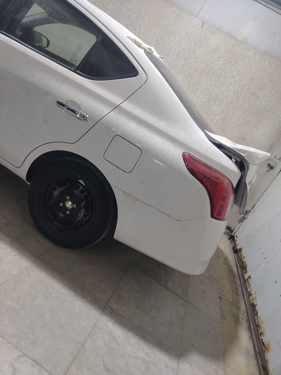 السلام عليكم شباب سياره للبيع حلوه وجازه سياره كفاله عامه 2025 الشراي ينتصر السعر  السعر 128 بدون امر قفلها كلش سياره جديده ما مشتغله تاكسي دوم ماشي عنوان البصره خور الزبير ***********
