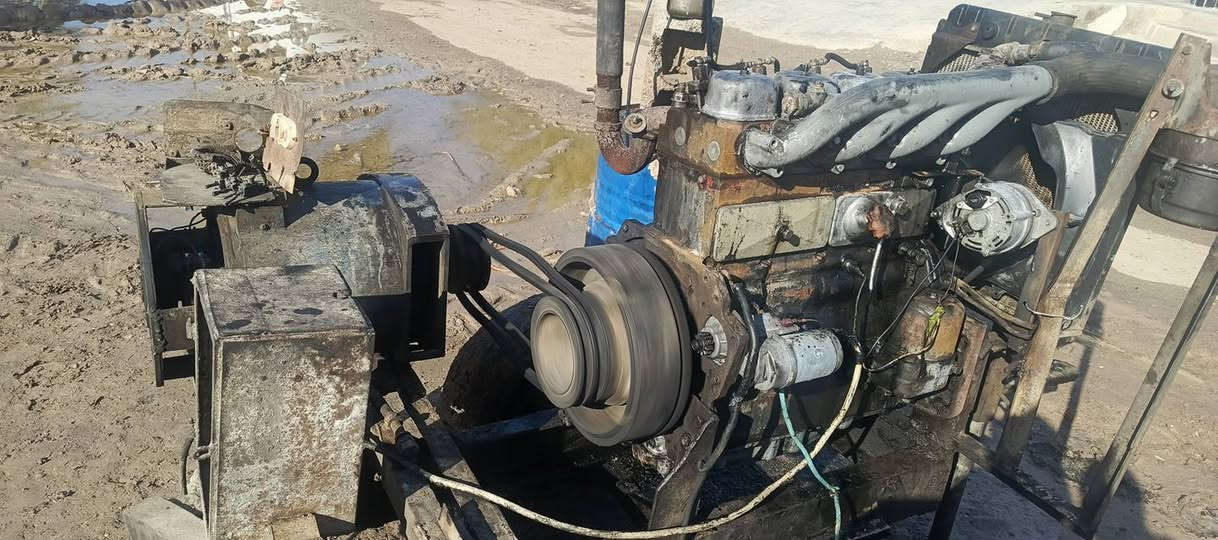 للبيع محرك عنتر  25 كيفي شغال نكره بي خيط تبخير السعر 12ورقه وبي مجال المكان ديالى ناحيه العضيم للاستفسار ***********
