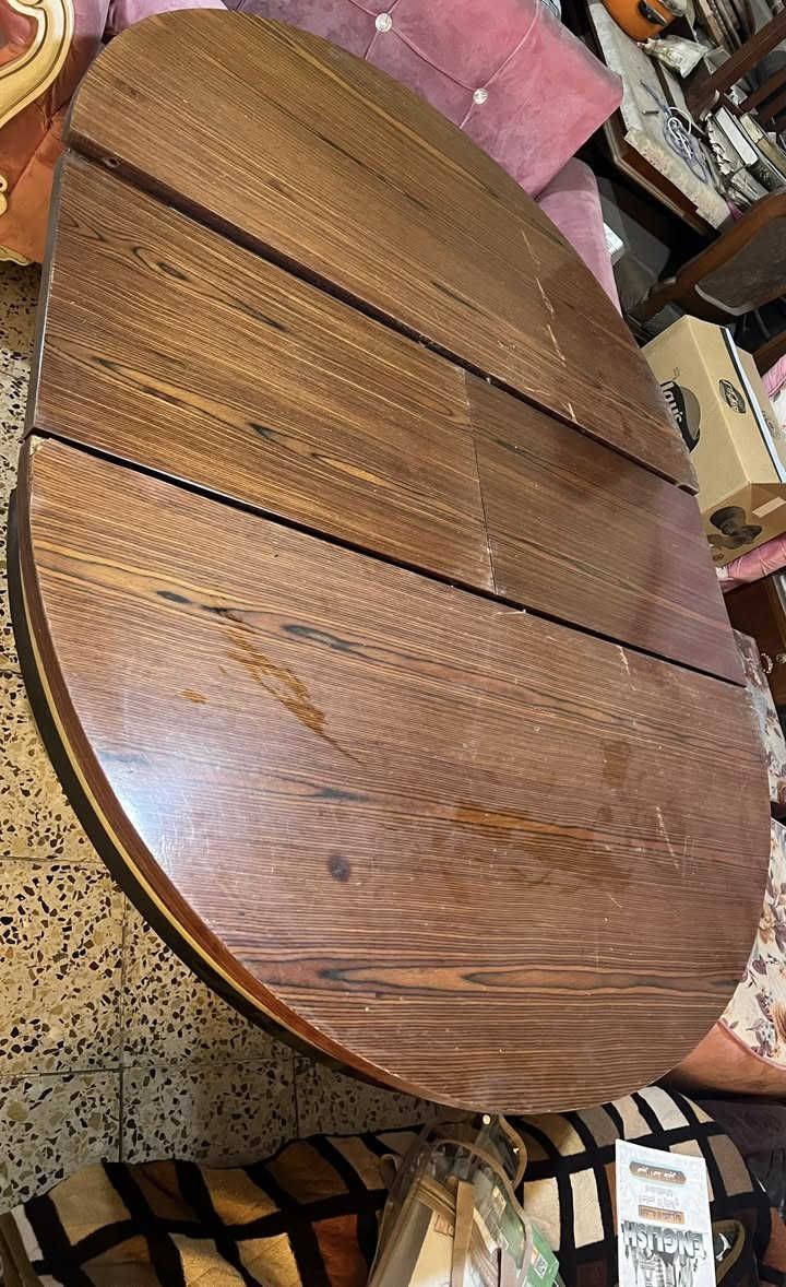 ميز مكتبي ممكن يصير بيضوي   ل ٦ أشخاص 
او دائري ل ٤ اشخاص
السعر ٥٧٥ الف


**إذا كنت صاحب هذا الإعلان وتريد حذفه لأي سبب، رجاءا أرسل رسالة إلى الدعم الفني**