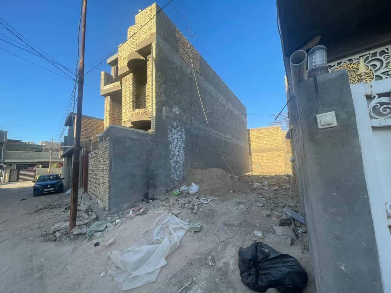 السلام عليكم
بتلوا للبيع مدفون وكامل طابو زراعي (المساحه 120)في نادر الاولى على الشارع الخدمي بالقرب من فرن صمون بركات ام البنين منطقة حلوه يوجد فيها كافة الخدمات والبتلوا بأسمي  للاستفسار الاتصال على الرقم ) (***********)
