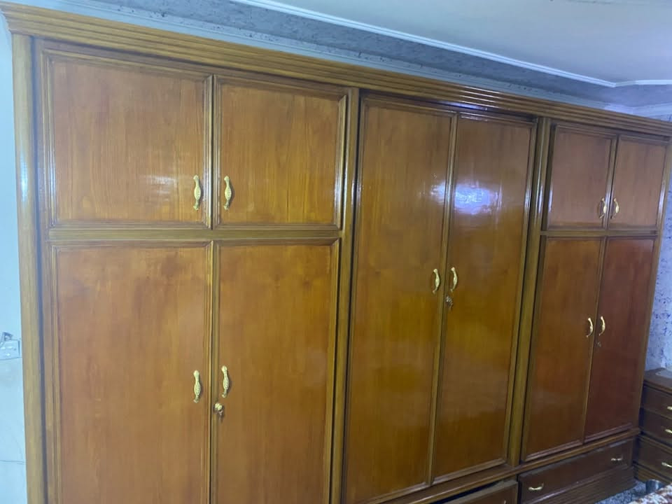 غرفه نوم صاج خمسه ملم دنك زان مصري الغرفه طلب خاص ارقه غرفه بالسوك كله نضيفه جدا مستعمل قليل الغرفه درجه اولى خمسه ملم كبس تروح عمر السعر مطلوب بيها مليونين ونص قابل للتفاوض اتشرف بالجميع الراغب بالشراء يتصل ***********
