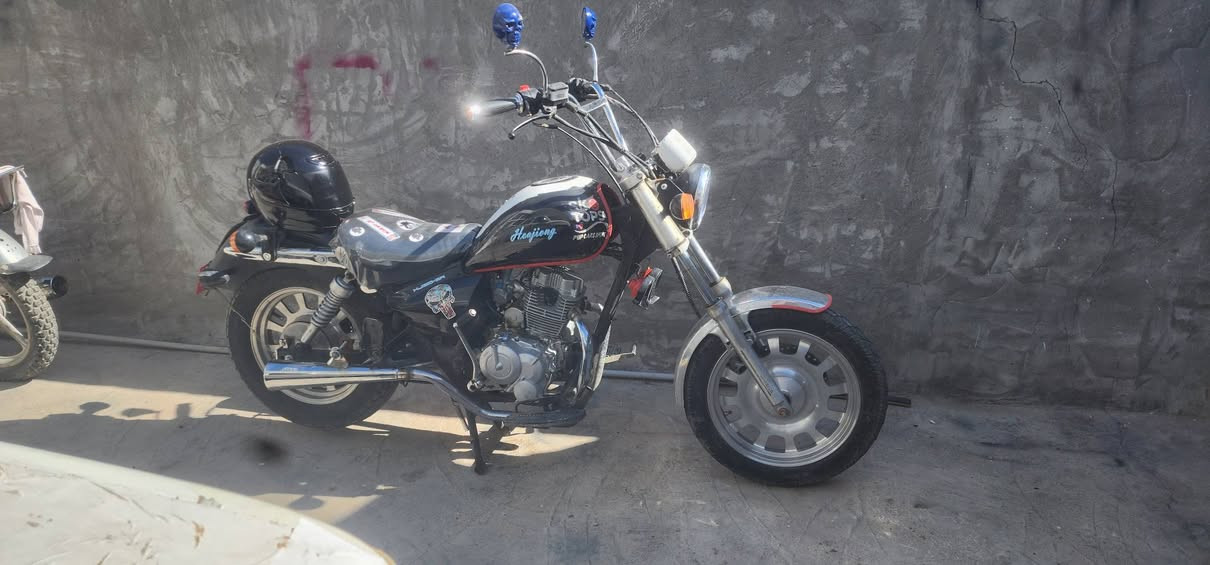 للبيع ٣٥٠ الف
هونداي هارلى
 كول شخال 
كول شرط
***********
