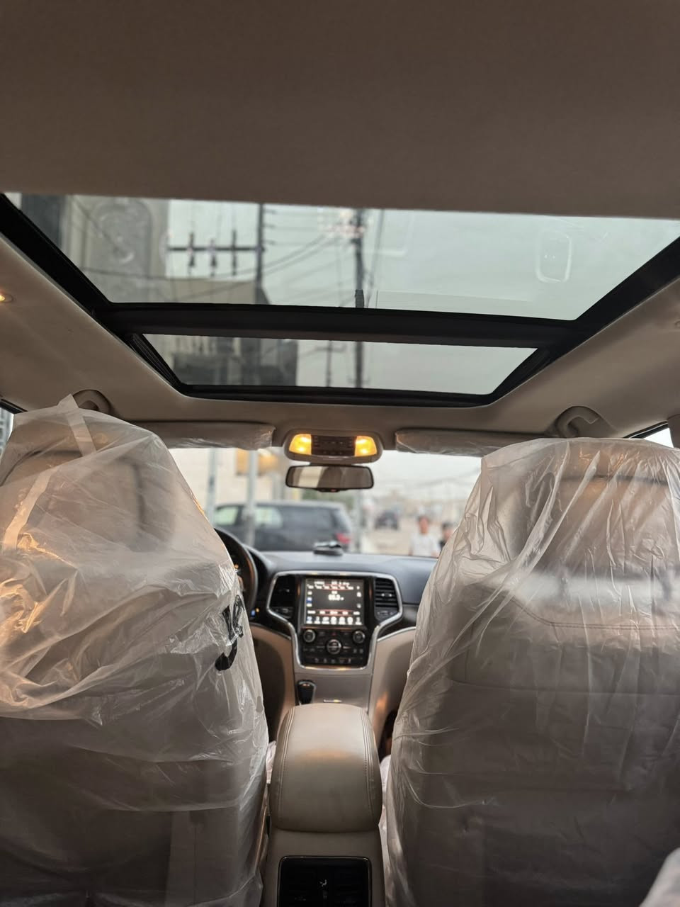 جيب لاريدو 2016 ..فول مواصفات لمتدد..سقف بنوراما..تدفئة وتبريد بالكشنات والستيرن والمرايات..كشنات جلد بيجي..توقف ذاتي..حساسات امامي خلفي..تشغيل عن بعد..يعني فولل..ضررها بنيد مبدل لادواخل ولا ايرباك ..المسافه المقطوعه 93ميل..رقم بغداد انكليزي..السعر المطلوب 220


**إذا كنت صاحب هذا الإعلان وتريد حذفه لأي سبب، رجاءا أرسل رسالة إلى الدعم الفني**