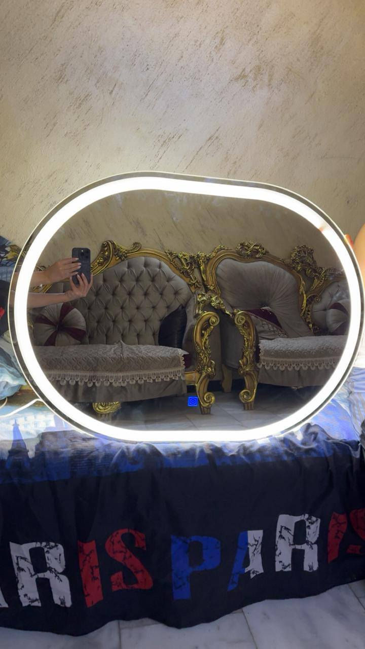 خلي ديكور بيتك يحكي عن ذوقك الراقي مع مراتنا 🪞
✅️ يحتوي على إضاءة  LED ناعمة ومريحة ٣ درجات 
✅️ يعمل من خلال لمس للتحكم بالألوان 
✅️ يمكنك استخدامها في الغرف او الحمامات 
✅️مثالية للمكياج والعناية اليومية 

‼️خامات ممتازة بتشطيب عالي الجودة
 تصميم أنيق يندمج مع أي ديكور
متوفر قياس 50*70 و 60*80
للحجز مراسلة الصفحة أو الاتصال بنا على الارقام *********** أو *********** 
متوفر توصيل كافة محافظات العراق
