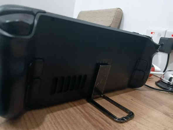 للبيع ستيم ديك LCD – مساحة 1 تيرا – SteamOS

السعر: 550 ألف دينار وبي مجال بسيط
او مراوس مع meta quest 3 او 3s
او playstation 5
المكان: أربيل – ماكو توصيل، 
جهاز نظيف ومرتب، شغال 100% بدون أي مشاكل.
ستيم ديك نسخة الـ LCD ومعاه تخزين 1TB، يعني تسعّة ألعاب ثقيلة بدون خوف من المساحة.
النظام SteamOS الرسمي – سريع ومستقره

تلعب كل ألعاب ستيم الثقيلة بسهولة

بطارية جيدة جداً تدوم 3 ساعات للالعاب الثقيله و 7 ساعات للالعاب الصغيره والبرامج

مناسب للسفر والدوام والبيت.

يكدر يشغّل ألعاب قويه مثل GTA, RDR2, Elden Ring وغيرها بأداة جيد جداً 

تقدر تربطه على التلفزيون وتلعب كأنه جهاز منزلي.

حجمه صغير وسهل الحمل.

يدعم مودات وألعاب خارج ستيم إذا تحتاج.
يجي وياه اضافه. ستاند + dockstation تكدر تربطه ب تلفزيون او ماوس كيبورد هواي اشياء

الي يريد يحجز أو يسأل يخلي رسالة او يراسل واتساب 0751 011 5042
