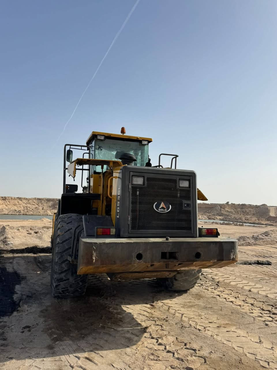 السلام عليكم 
شفل صيني LG956
2015 درب البحار 
شفل بلادي 
منفيس 
السعر 290 
المكان البصره 
‭0772 277 1113‬
