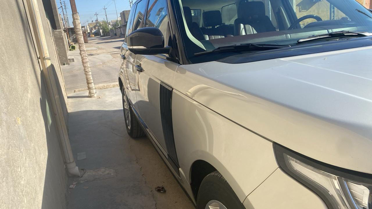 للبيع او مراوس رانج ڤوك شكل الجديد موديل 2013 فول مواصفات للاخير وجاهزه من كلشي مكينه سوبر معروفه مواصفات الرانج وخاصتنا هاذه الشكل خليجي سردار مكفوله كفاله عامه حته من الشخط والنكراش رقم شمالي وباسمي تحويل ثاني يوم سعر 27 الف وبيها مجال مراوس وينطي فرق نتراهم حسب القناعه رقمي *********** مكاني بغداد حي الجهاد
