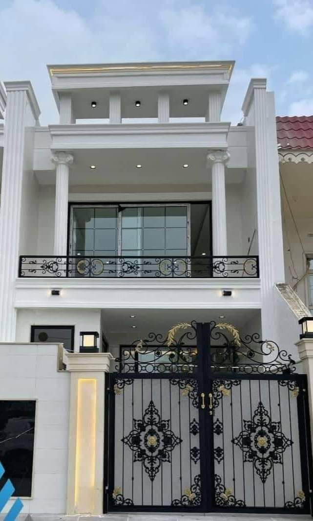 ..إعلان| 📢📢📢  دار للبيع 🏠  #الموصل
(((((الدار تسليم فوري 🔑💸🎖️)))
🟢 الموقع :حي الفلاح الثانيه (جمعية 
إم  الربيعين   خلف العمارة الزرقاء )
🟢المساحة:100 متر طابقين 🏠 بناء حديث. 
مساحة الواجهه ( 5 و العمق 20 
 الطابق الاول

      كراج + استقبال + هول داخلي + مطبخ 

      + غرف نوم عدد ( 1 ) + صحيات + مناور عدد 
      ( 1 ) .
 الطابق الثاني 
 هول داخلي + غرف نوم عدد ( 2 ) + صحيات .
🟢سند الدار زراعي  جمعية ام الربيعين 📜 .
🟢السعر :130  مليون قابل للتفاوض السعر 🤝 
 للاستفسار الاتصال على الأرقام التاليه : 
      ***********    /    ***********
أبو حارث انتشرف بكم الجميع 

______(🎖️اختياركم الأفضل 🎖️))))

كل ما عليك  تابع الصفحه يصلكم كل ما هوه جديد  من العروض 👋🟢
