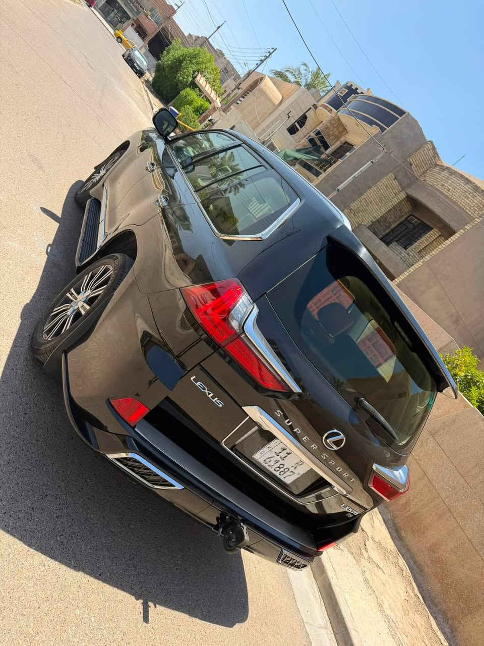 سلام عليكم لكزز موديل 2019 رقم بغداد باسمي اللون اسود محرك 8 سلندر 5700 بريم اصل بيه شويه صبغ بداير  جاملغ اثر شخط وصوره موضحه باقي مكفول سياره جديده فول مواصفات للخير تخم تاير جديد بصمات عدد 2 غراض كامله مكاني بغداد 
السعر 63

***********
