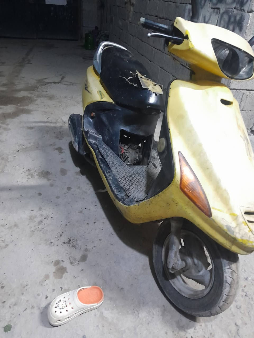 سلام عليكم شباب دراجه فراشه ١٤٠ للبيع لدراجه مال شغل وكلش قويه لادخانه لانضوح الله شاهد موديني وجايبتني لشغل لدراجه بس خارجيه يرادله ترتيب سلف شغال اشاير لايت سبب لبيع اريد اخذ أحدث ب١٢٥ بيهه مجال مكاني بغداد الدوره  ***********
