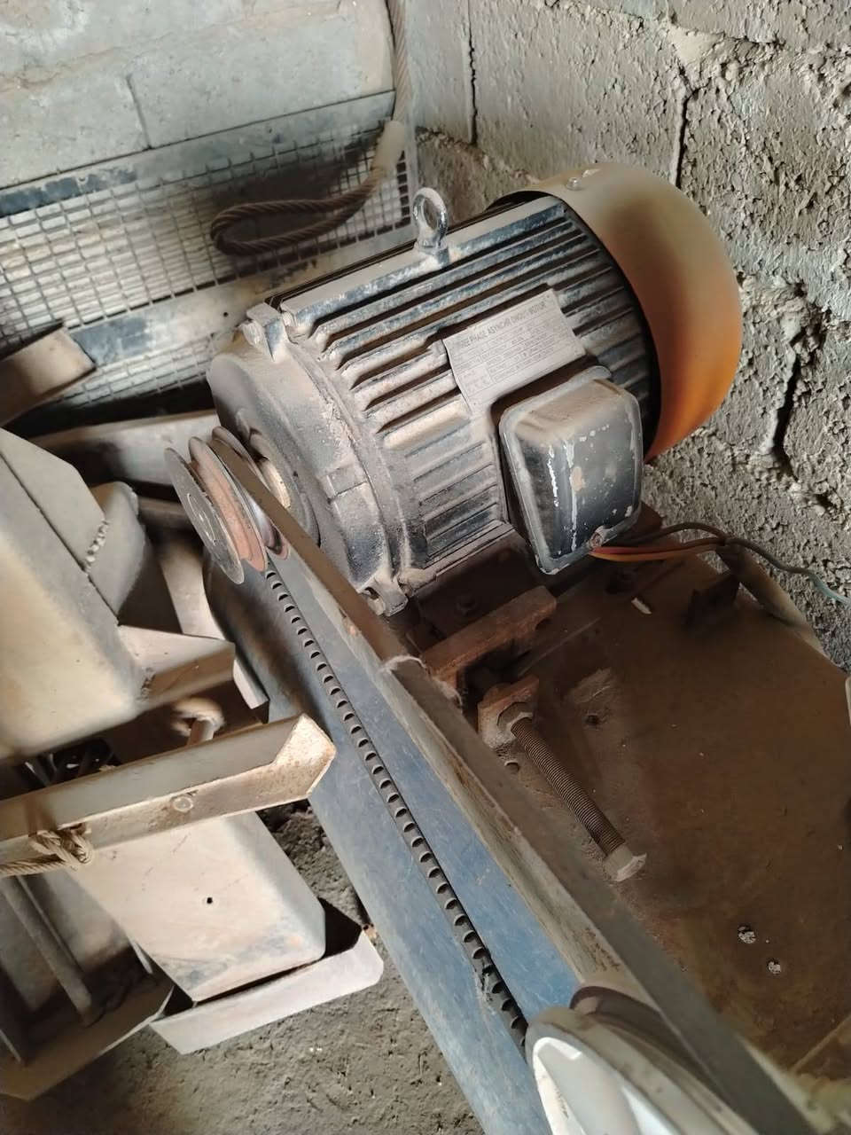كمبريسر جاهزه. 500 لتر شغاله ماطور 10حصان تاروسه ايطالي جديده بطل ايطالي قديم ثري فيز بغداد هذا رقمي وبي وات ساب ***********
