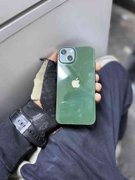 السلام عليكم ايفون13 عادي ذ128 بطاريه 78 الجهاز كله بلادي ب300 . مكاني تكريت *********** واتس فقط
