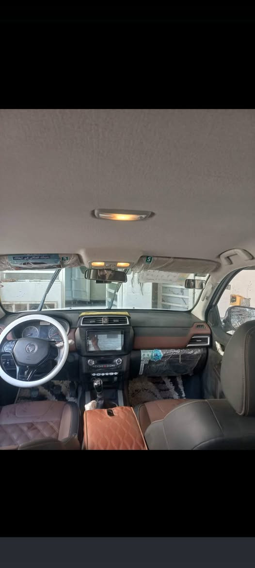 السلام عليكم 
بيكب فتون موديل 22 كفاله عامه ما عدى شبر صبغ بالبدي ماشيه 30الف فقط 
رقم بصره مداور مباشر.   مكان السياره ديوانية 
السياره جديده مستعجل على البيع 
السعر 98 بي مجال بسيط
للاستفسار الاتصال على ***********
