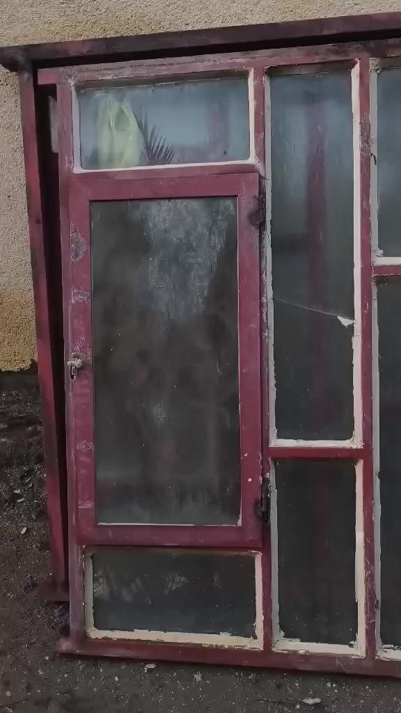 سلام عليكم 22شيمانة طول 4نضيف كلش و 13باب وشباك +قفاص مكيف +باب دبل مكان داحرة قيم وخذ ***********
