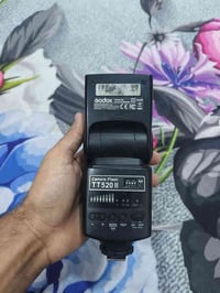 فلاش 520TT • اتريجر وبطاريات • ستان ثلاثي كبير