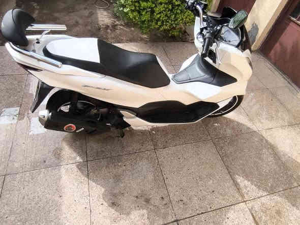 السلام عليكم عندي دراجه بي سي اكس جيل رابع مكفوله من كلشي فول مواصفات تدفئه يدات حساس زدحام نضام اي بي اس وأرد كوري مكفوله من زلغ وكفر مكينه مكفوله ماشيه 13الف بعدهي زيرو بحاله الوكاله السعر 19 اوبيهة مجال متواجده بغداد الغزاليه ***********
