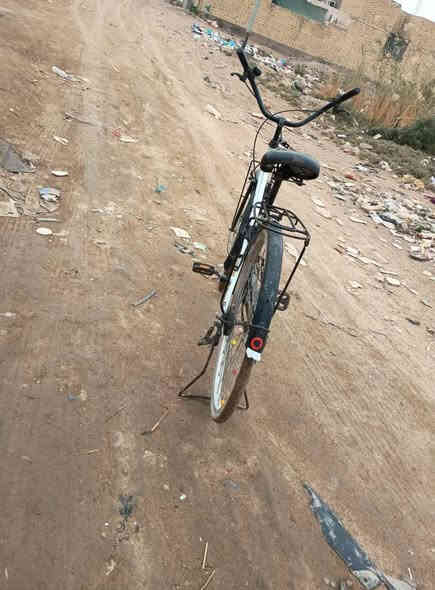 السلام عليكم بايسكل بناتي حجم 26نضيف ياباني بريك وره كدام سرج جديد  السعر 60 وبي  عنواني ناصرية مركز لا تكسرون بل سعر الرقم مال الجهاز ***********
