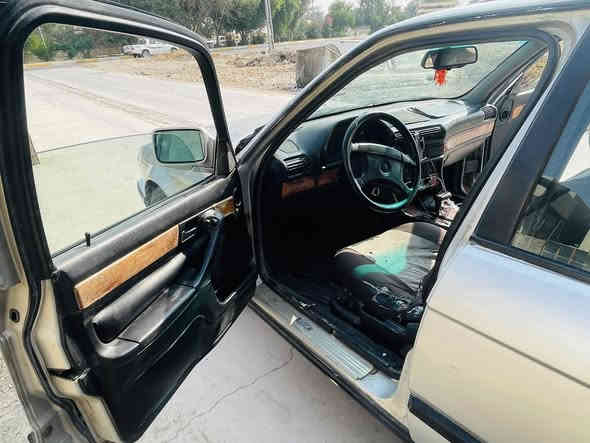 السلام عليكم 
بي ام 730 اصل وفصل 
8 سلندر 
رقم شمالي بسمي 
محرك جديد حاوية
بور كهرباء بنكة كهرباء 
تبريد ثلج 
سعر 50$
مكانها ديالى 
***********
