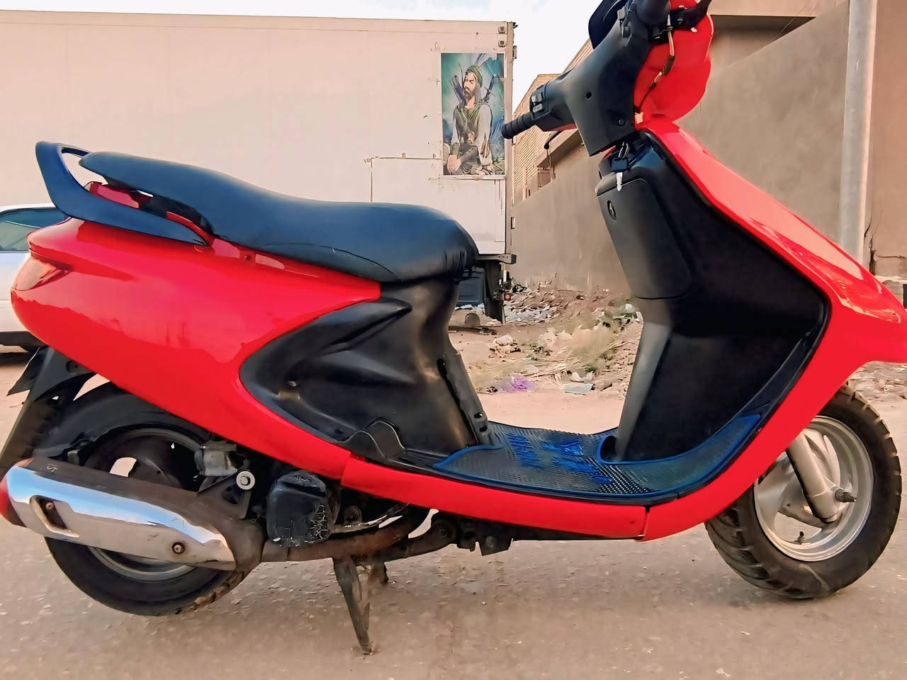 السلام عليكم فراشه حمره اخو الجديد كلشي شغال وبسعر مناسب بس ب400 وبيها مجال كلشي شغال دبلات لايت اشاير هورن ما عايزه برغي الدراجه كلش نظيفه
العنوان ديوانيه شاميه 
***********
