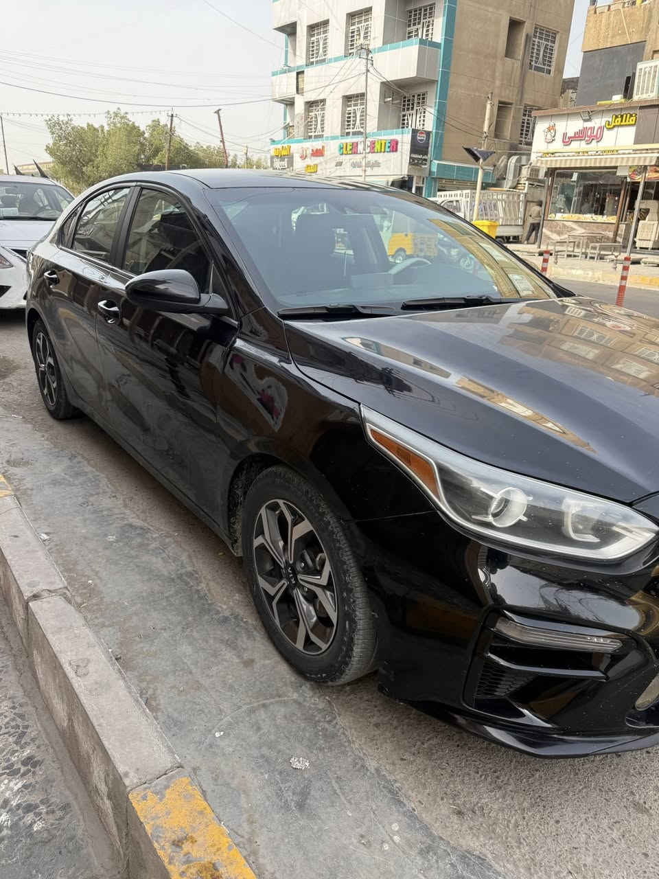 السلام عليكم كيا فورتي موديل ٢١حادثه بنيد وجاملغ نضام البيع بل قصط المريح البيع حسب المقدمه ول انتفاق وا يوجد مراوس حسب القناعه السياره جديده وجاهزه رقم بغداد بسمي تصال فقط ***********
