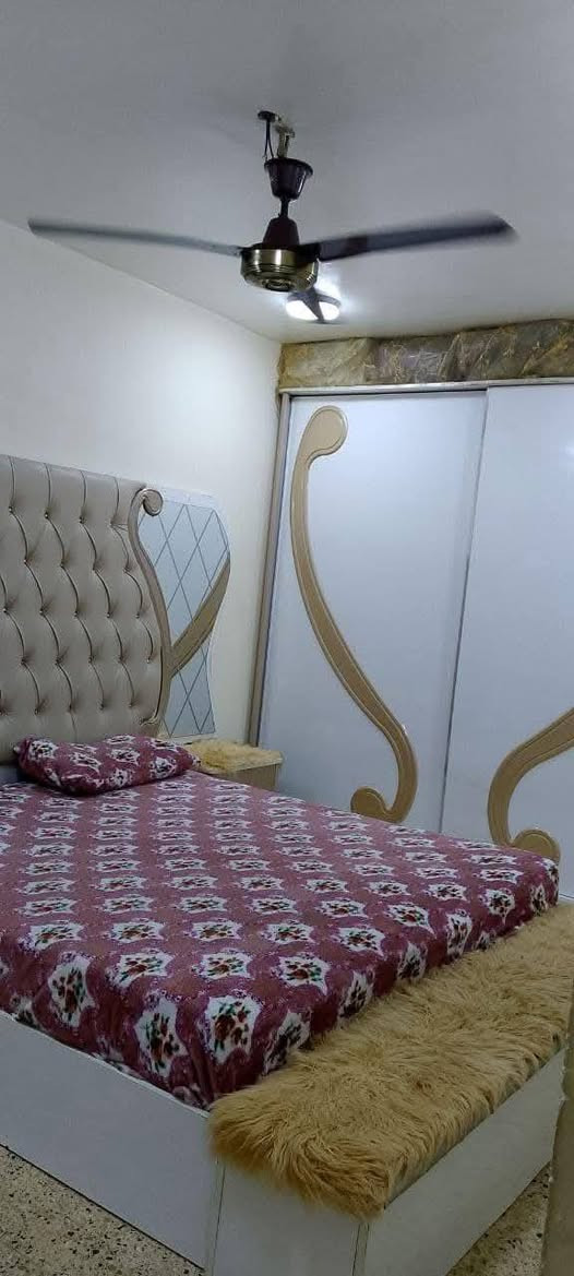 السلام عليكم
دار للييع المساحه 150
الواجه 10
النزال15
ترميم حديث سنه 2022
تأسيس كهرباء وصحيات ومجاري وتأسيس كامرات وستلايت وابواب  
يتكون من استقبال وخمس غرف نوم ومطبخ وخدمات وثلاث صحيات
الموقع/النواب ضباط تقاطع الزهور اول فرع مقابل المضمد ابو صباح
علمآ البيت قريب علئ الشارع العام
الاتصال/ ***********
***********
او المراسله علئ الخاص
