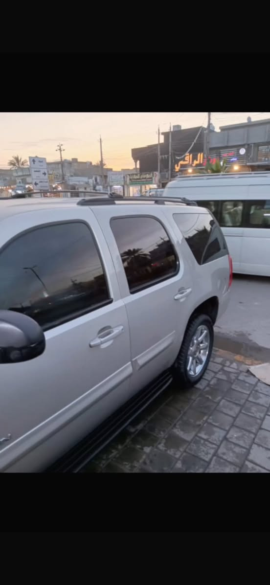 سلام عليكم جمسي 2009ادوات 55ورقه او مراوس باصولي فقطط اذا سيارتك نضيفه اطيك فرق سيارتي مكفوله من لكصه ولسرقه ولعشائر مكاني بغداد رقم ***********
