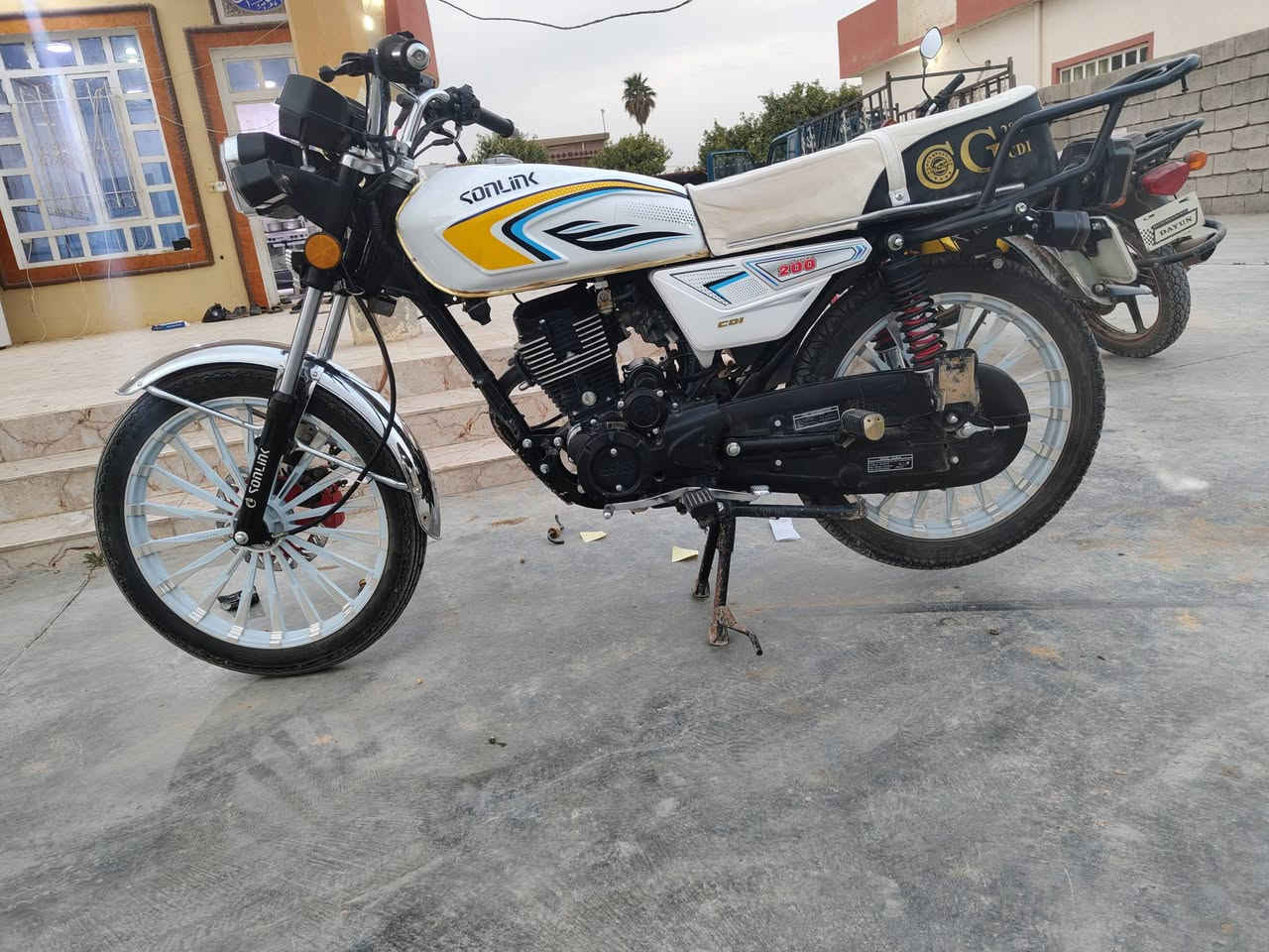 دراجة 24شكل 25 طالعه بل 25 شهر 11 دراجة جديدة الدراجة شرط كلها بلادي ماشية 2930 السعر 750 بيها مجال قليل المكان مكيشيفة


**إذا كنت صاحب هذا الإعلان وتريد حذفه لأي سبب، رجاءا أرسل رسالة إلى الدعم الفني**