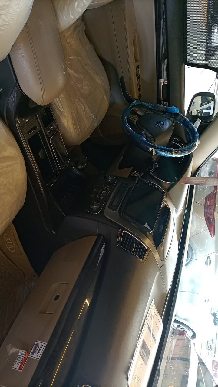 سورنتو 2013 بلا صبغ بلا بارد رقم نينوى الجديد مكينة 6 سيارة جديدة السعر 195 للاتصال *********** / ***********
