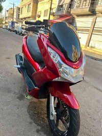 هوندا • PCX • دراجة نارية • جيل اول • ياباني • دراجة هوندا • PCX يابان...