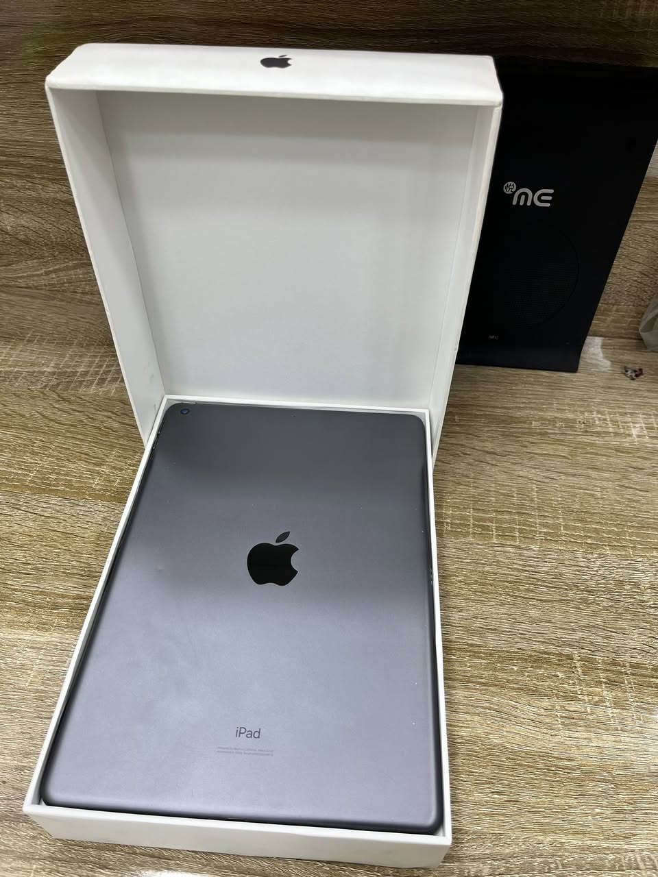 ايباد جيل السابع
ذاكره 128 
نضافه 100‎%‎ 
ممفتوح يحتاج بس بطاريه 
سعر 150 بي مجال
بغداد الكمايه ***********
