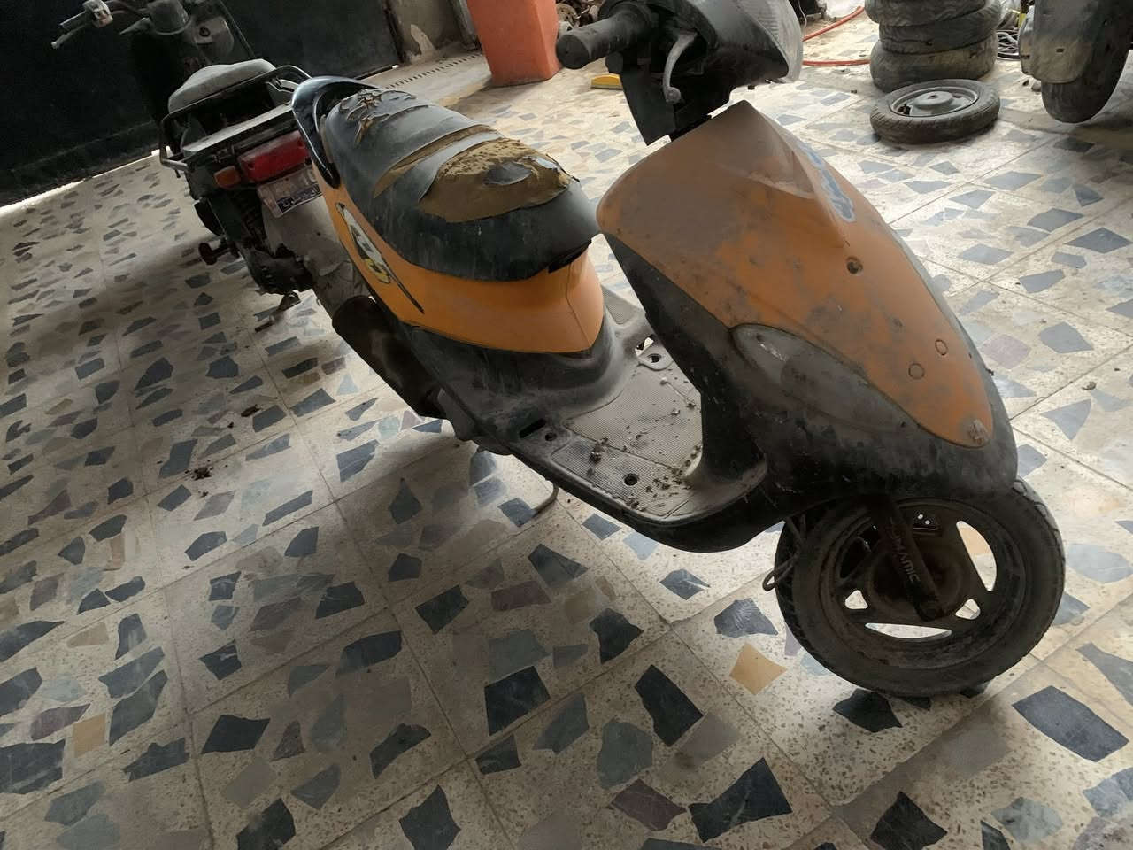 سلام عليكم دراجتين شغالات بس متروكات ما عرف اشغلهن أبيعهن كوم حديد قيم وتعال اخذهن


**إذا كنت صاحب هذا الإعلان وتريد حذفه لأي سبب، رجاءا أرسل رسالة إلى الدعم الفني**