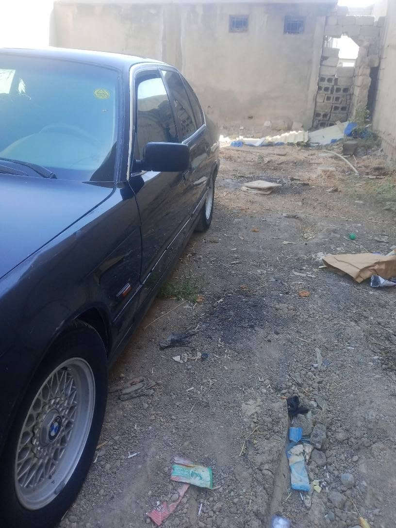 سلاوي خوا له هه مو لايك ئم بئيمه بو فروشتن موديل92مه كينه 525كه بس كيرو مه كينه به شرت ته قه و ره قي زور كه مه سياره كه بيسلايته كير عاديه بيليدرانه زورجوانه سياره كه ئيستا ويل هاماني 18له سره ئارم بوه ئارمه كه ي بزر بوه به علوج دي فروشم كيشه ي مه ده ني ديفروشم سعري 16واره قه قوفلي تي تكايه بو ماعمه له تيل مه كه له هه وليرم*********** أربيل, العراق
