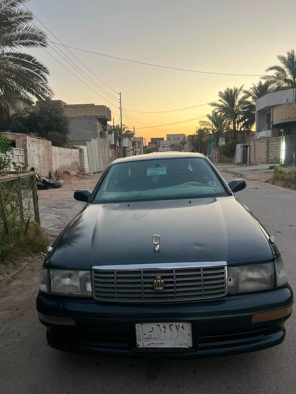 السلام عليكم للبيع بسعر  كلش مناسب 
تيوتا كراون بطه موديل 1994. رقم انبار مشروع وطني تحويل مباشر
مكفوله من الكص والنقل والتحويل والظربه فقط طخه جاملغ واحد خلفي
بلاديه بيها جراد ومرشوشه جماليه  فقط لبارحا طلعت من الفرن 🔥مكينه ٢٥٠٠ صار شهر من شادها.  حداديه امامي خلفي جديد 
تخم تاير نظيف  سياره حلوه وجاهزه.  مال جناي بس صار يومين كيرها بدلت دهنه وكام يخربط ياخر بالنمر فابيع كير كام 
سعرها ٣٥. والشراي بخدمته وماكو هيج نظافه. بهل سعر
مكاني بغداد المحموديه بيع فقط لان متوازي 
***********
