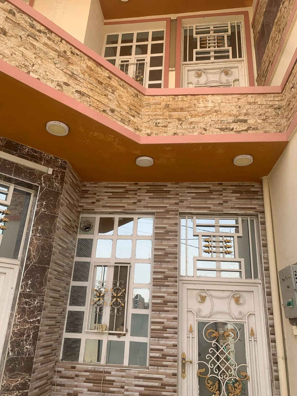 اعادة نشر
للبيع 
حي الامين 
مساحة 145 م
شارع بيت ابو النسورة 
قرب افران الامين
3 غرف نوم 
صالة 
استقبال 
3 حمامات 
مطبخ

بناء طابوق 🧱 
حديث 
طابو صرف

شارعه 10 

مستعجل عالبيع و السعر جداً مناسب  

البيت جاهز للسكن 
للاستفسار الاتصال على الرقم 
***********
