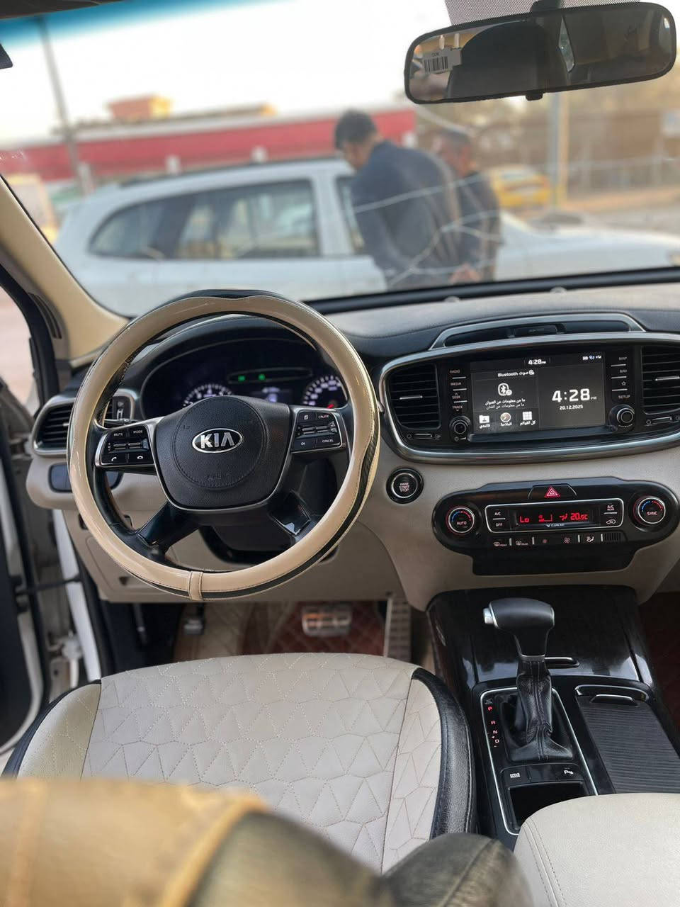 دليل العراق  السيارات 
سورنتو ٢٠٢٠ كفاله عامه رقم بغداد سياره جديده كلش السعر ٢٧٠ وبيه مجال
رقم الهاتف+واتساب ‏‪***********‬‏
