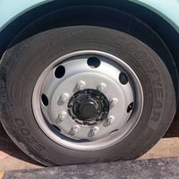 تايرات باص • ٥تايرات • بلد