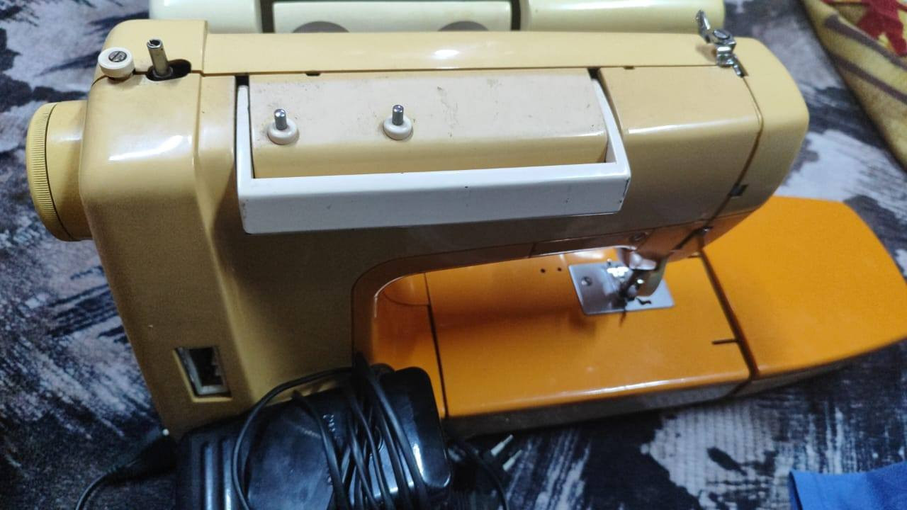 السلام عليكم مكينه خياط للبيع ستعمال قليل سعره 100./            ***********
