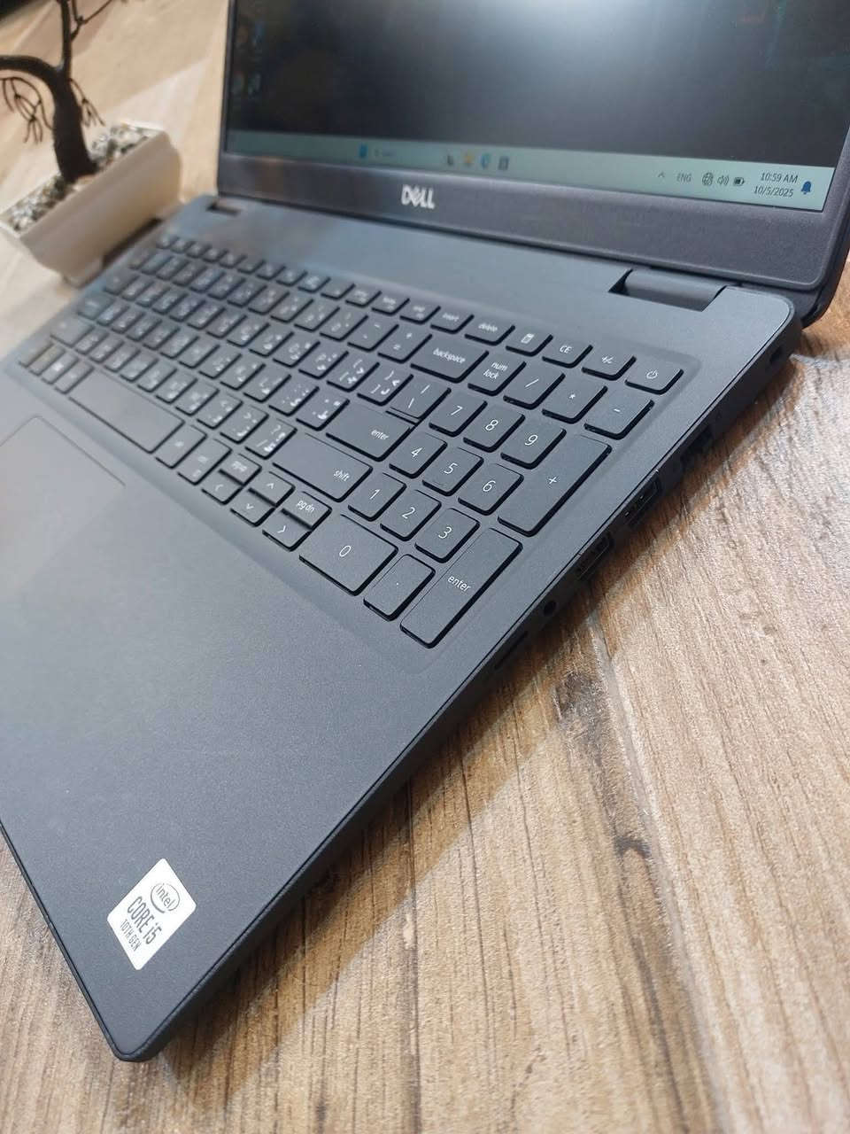 DELL 3510  Ci5جيل عاشر سلم حجم شاشة كبير 15.6 
. 
 السعر ثابت  310 الف مع التوصيل
. 
 مناسب للدراسة والبرامج المكتبية والطباعة والتصفح  نظافة عاليه جدا
النظافة شرط اخو الجديد تفحص بيدك واجيك 
……………………
 المعالج Core i5-10th 
 ذاكرة الوصول العشوائي (الرام) 8GB 
 التخزين( الهارد) SSD 256GB 
 مقاس شاشة 15.6 عاليه  FHD
 منفذ HDMI & TYPE C 
 كيبورد  عربي انكليزي
…………………………………


**إذا كنت صاحب هذا الإعلان وتريد حذفه لأي سبب، رجاءا أرسل رسالة إلى الدعم الفني**