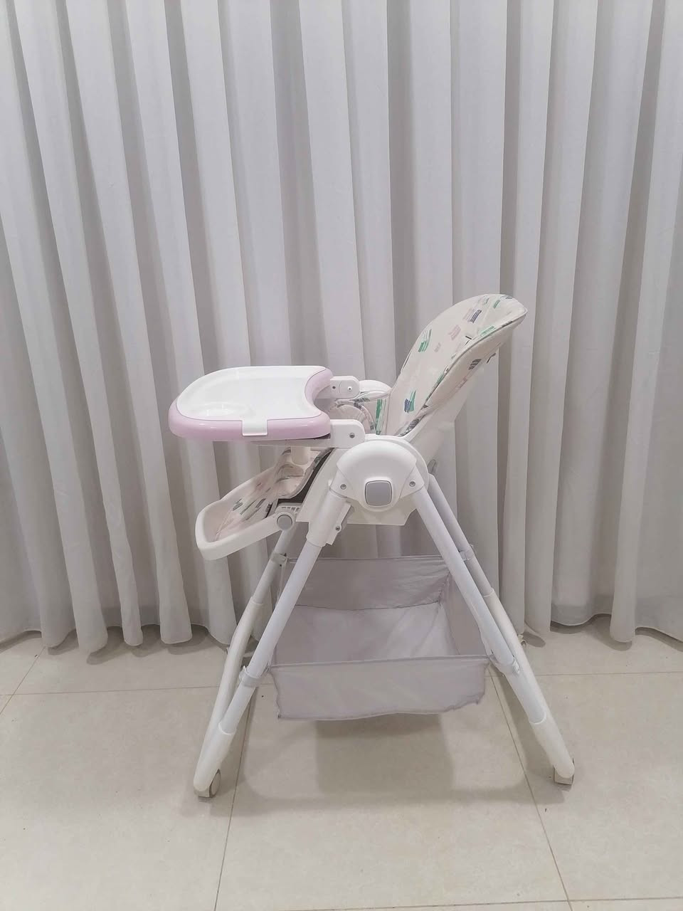 كرسي طعام يمكن تحويله إلى منام ويوجد به اربع مستويات للارتفاع
الموقع بغداد الكاظميه للاستفسار *********** بغداد, العراق
